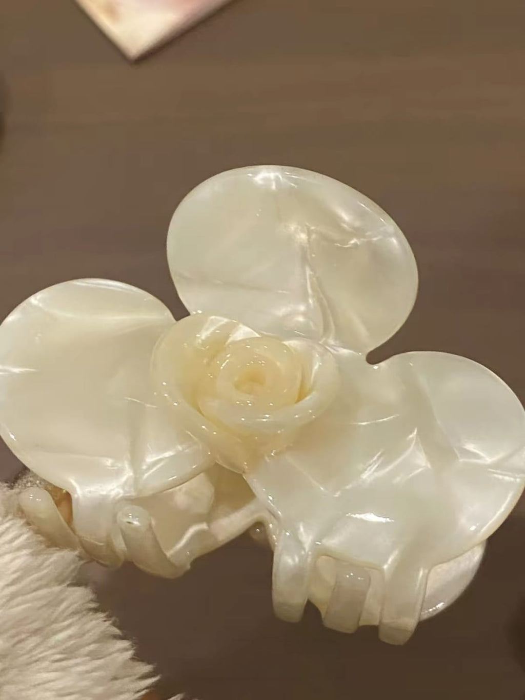 3D Flower Acetate Hair Claw Clip – Vintage Floral Hair Accessory