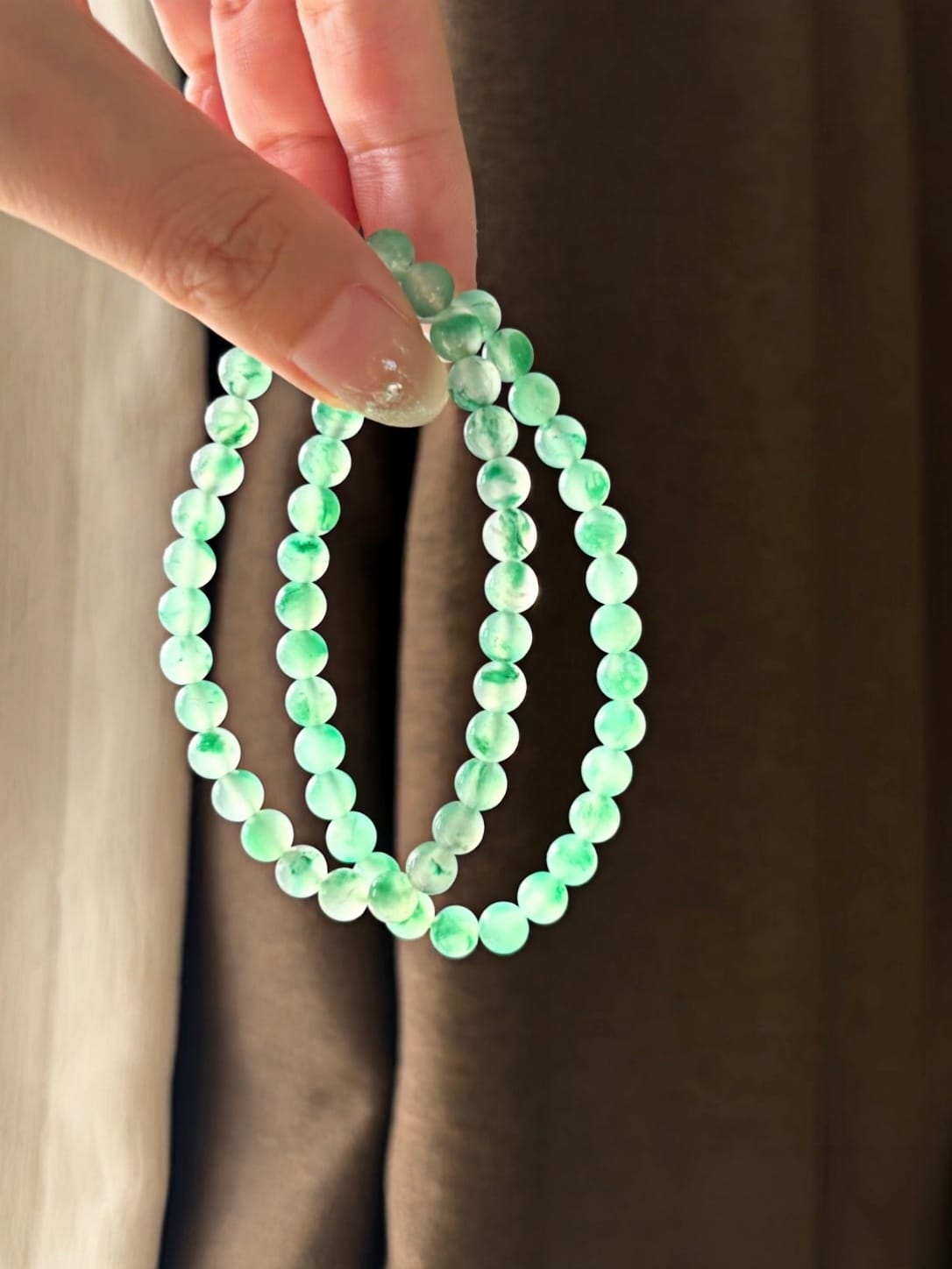 8mm Natural African Green Jade-Like Stone Bracelet (Dulong Jade Trade Name) – Handmade Beaded Stretch Bracelet with Natural Internal Patterns