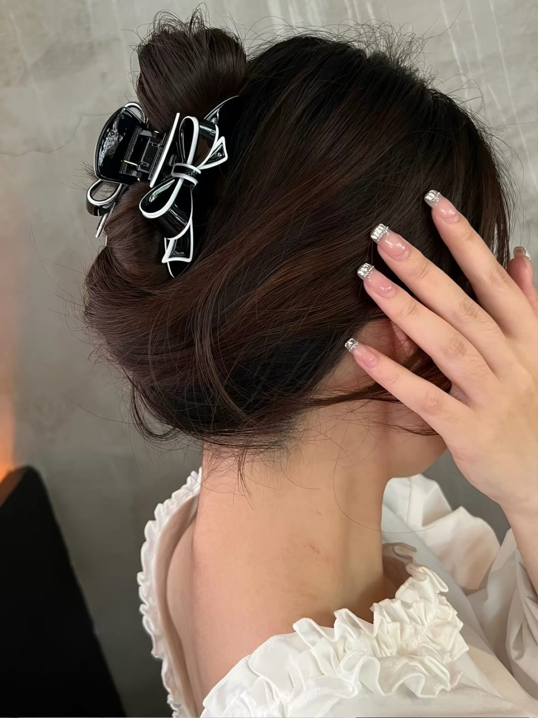 Bow Acetate Hair Claw Clip – Elegant Glossy Hair Accessory