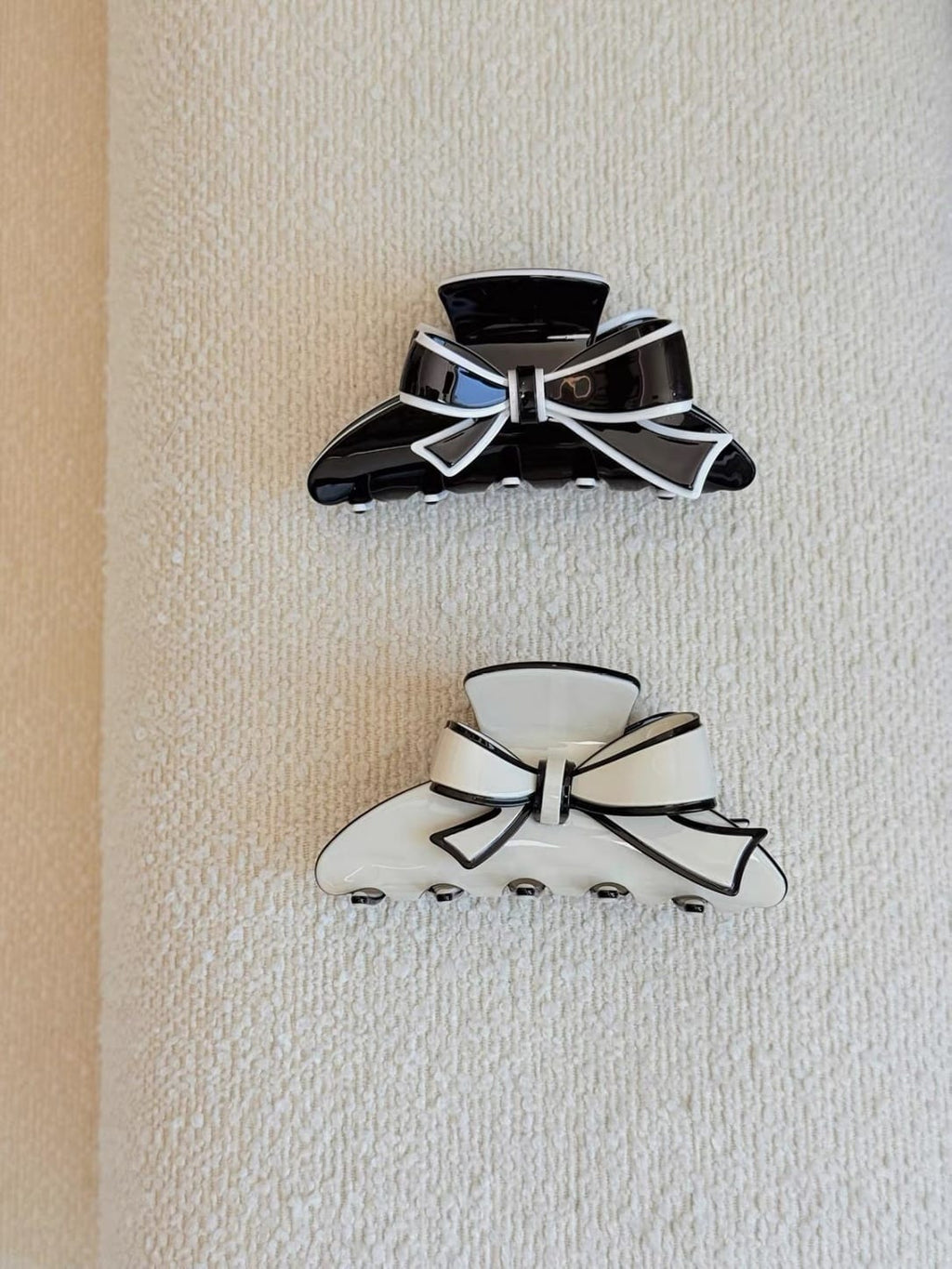 Bow Acetate Hair Claw Clip – Elegant Glossy Hair Accessory