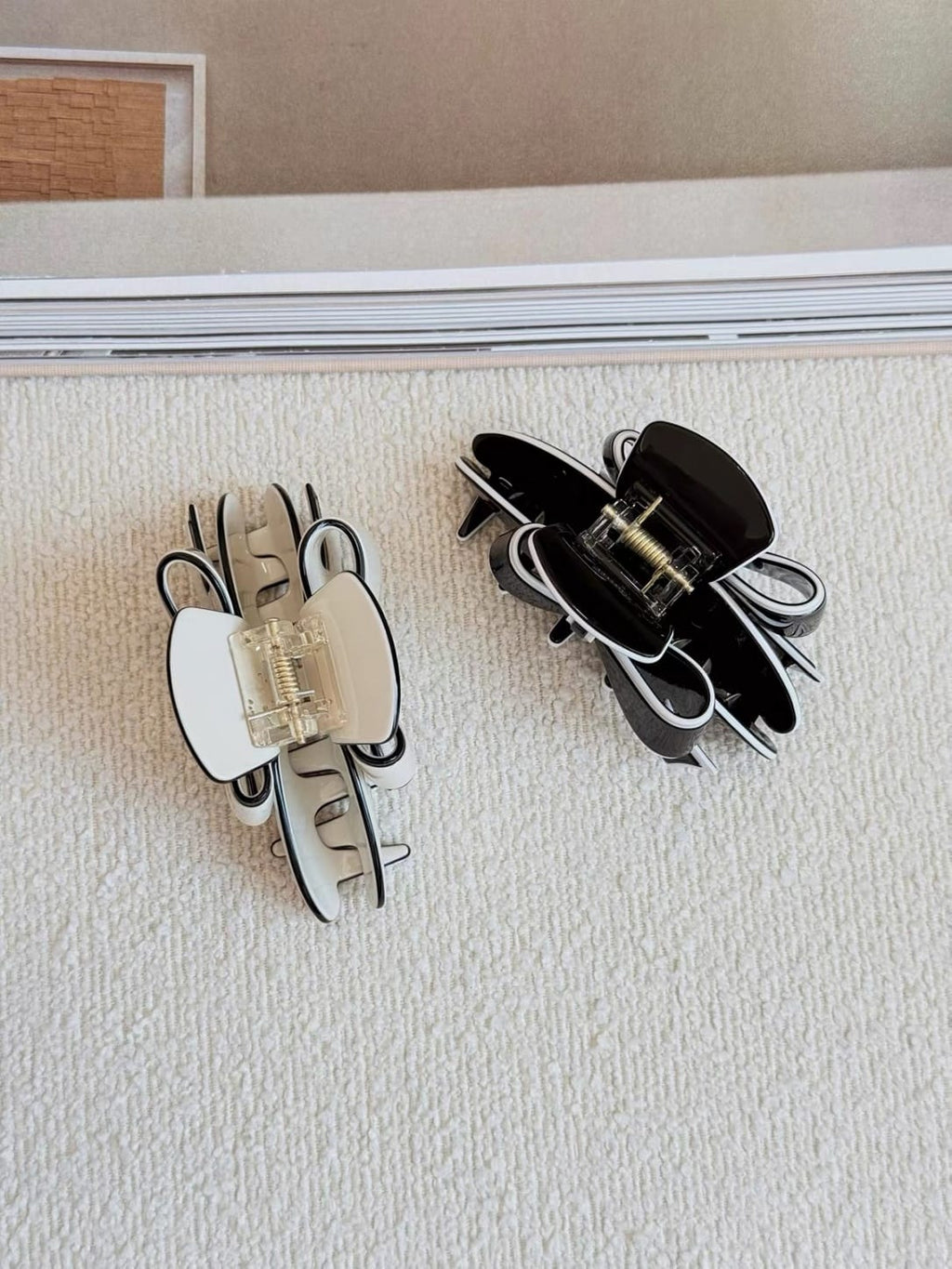 Bow Acetate Hair Claw Clip – Elegant Glossy Hair Accessory