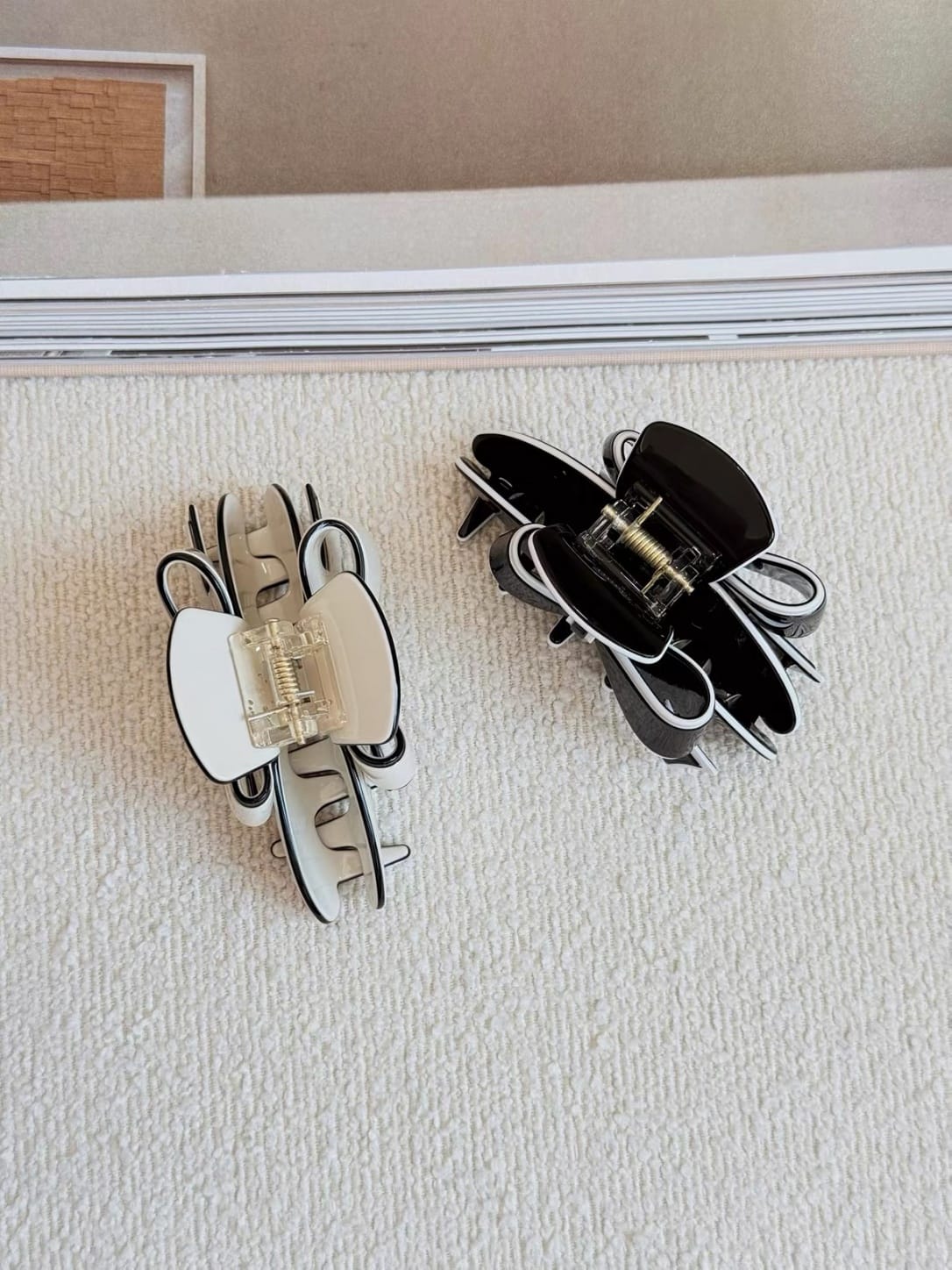 Bow Acetate Hair Claw Clip – Elegant Glossy Hair Accessory