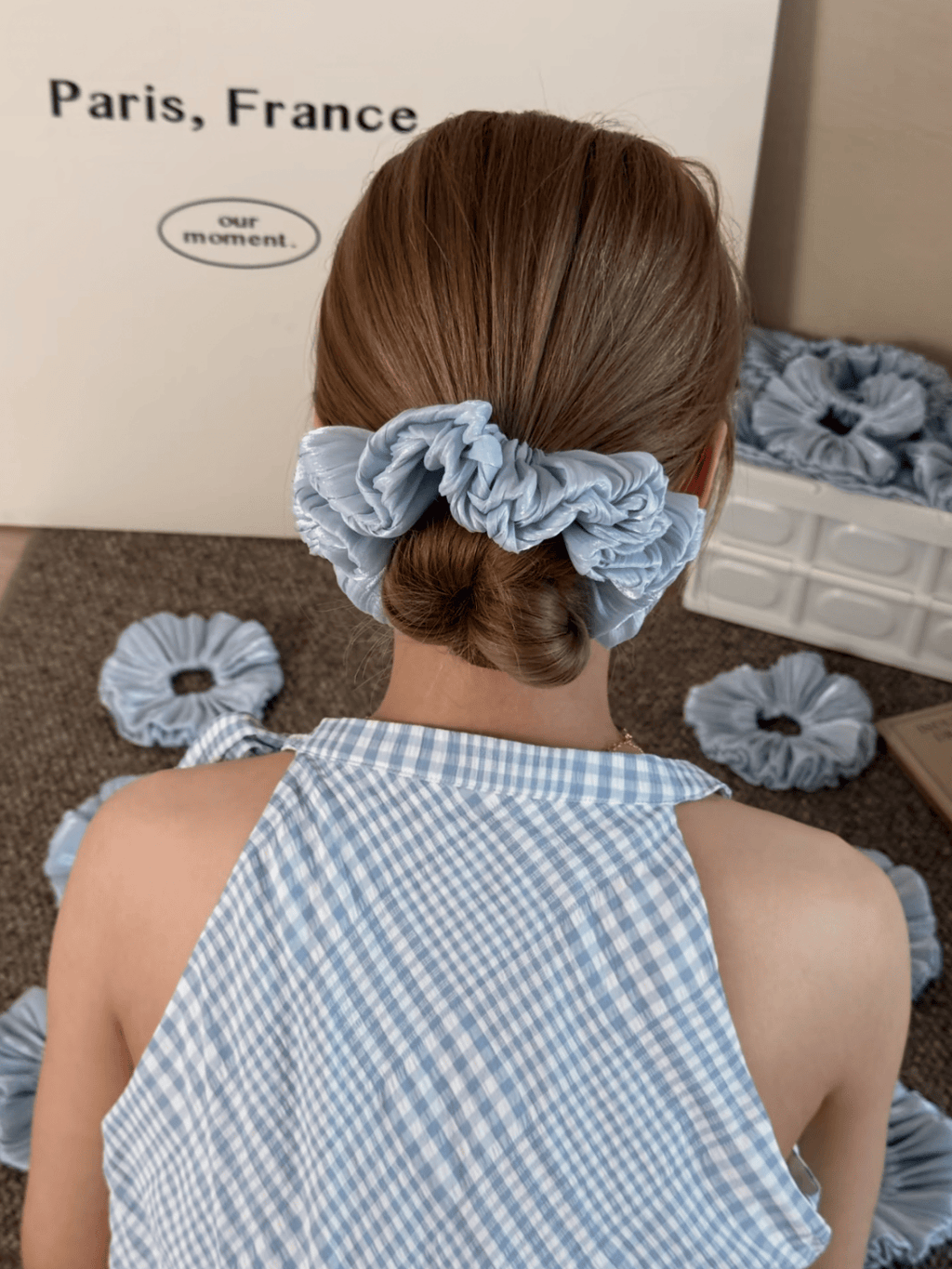 Flowing Ruffle Bud Scrunchie – Shimmering Skirt-Inspired Hair Tie