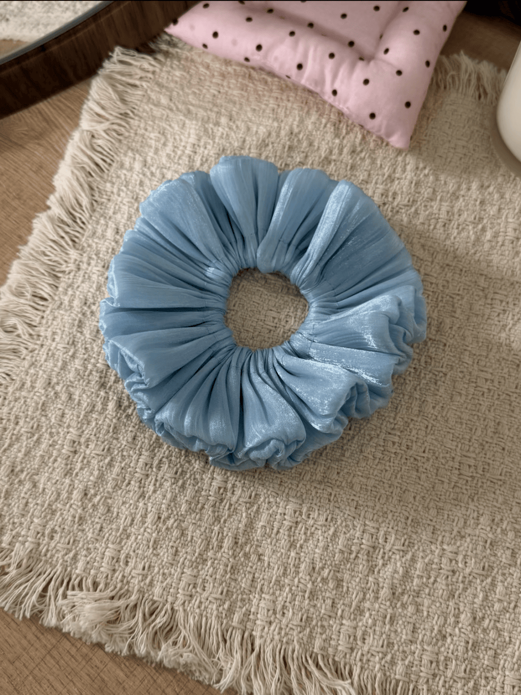 Flowing Ruffle Bud Scrunchie – Shimmering Skirt-Inspired Hair Tie