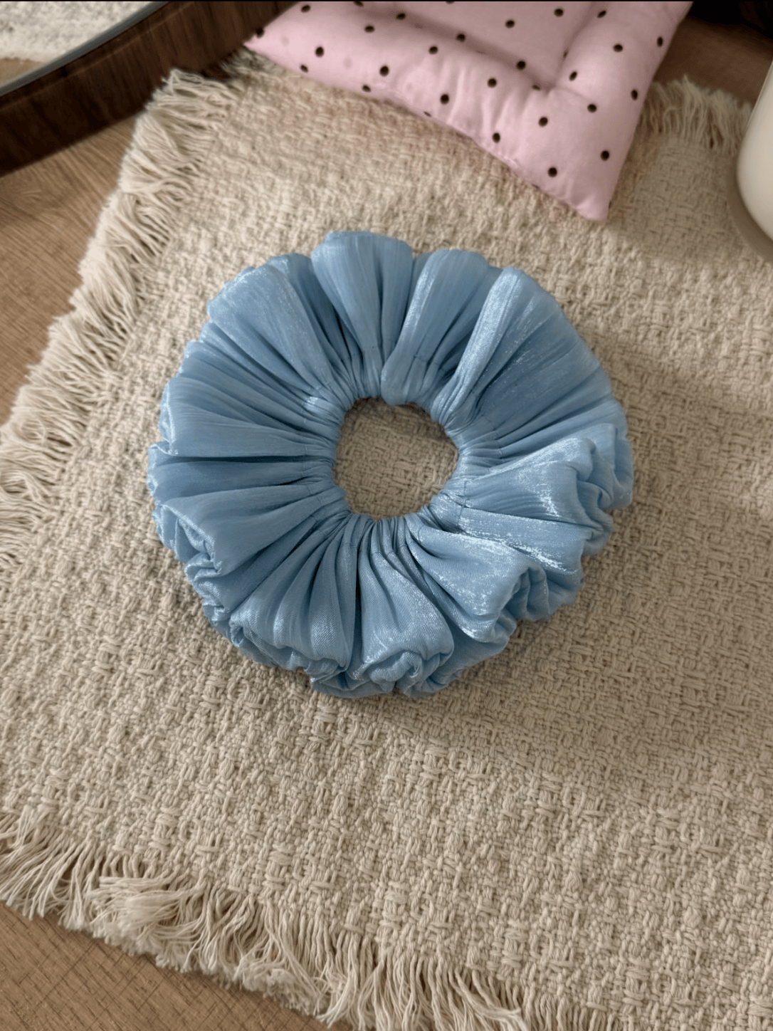 Flowing Ruffle Bud Scrunchie – Shimmering Skirt-Inspired Hair Tie