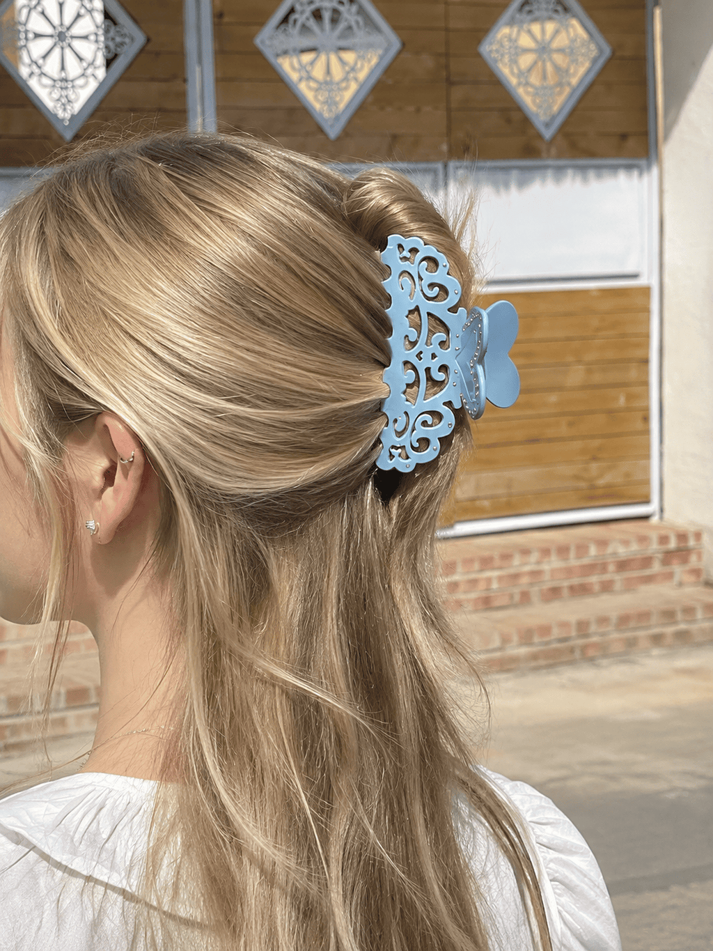 Hollow Cutout Acetate Hair Claw Clip – Sky Blue Rhinestone Heart Design