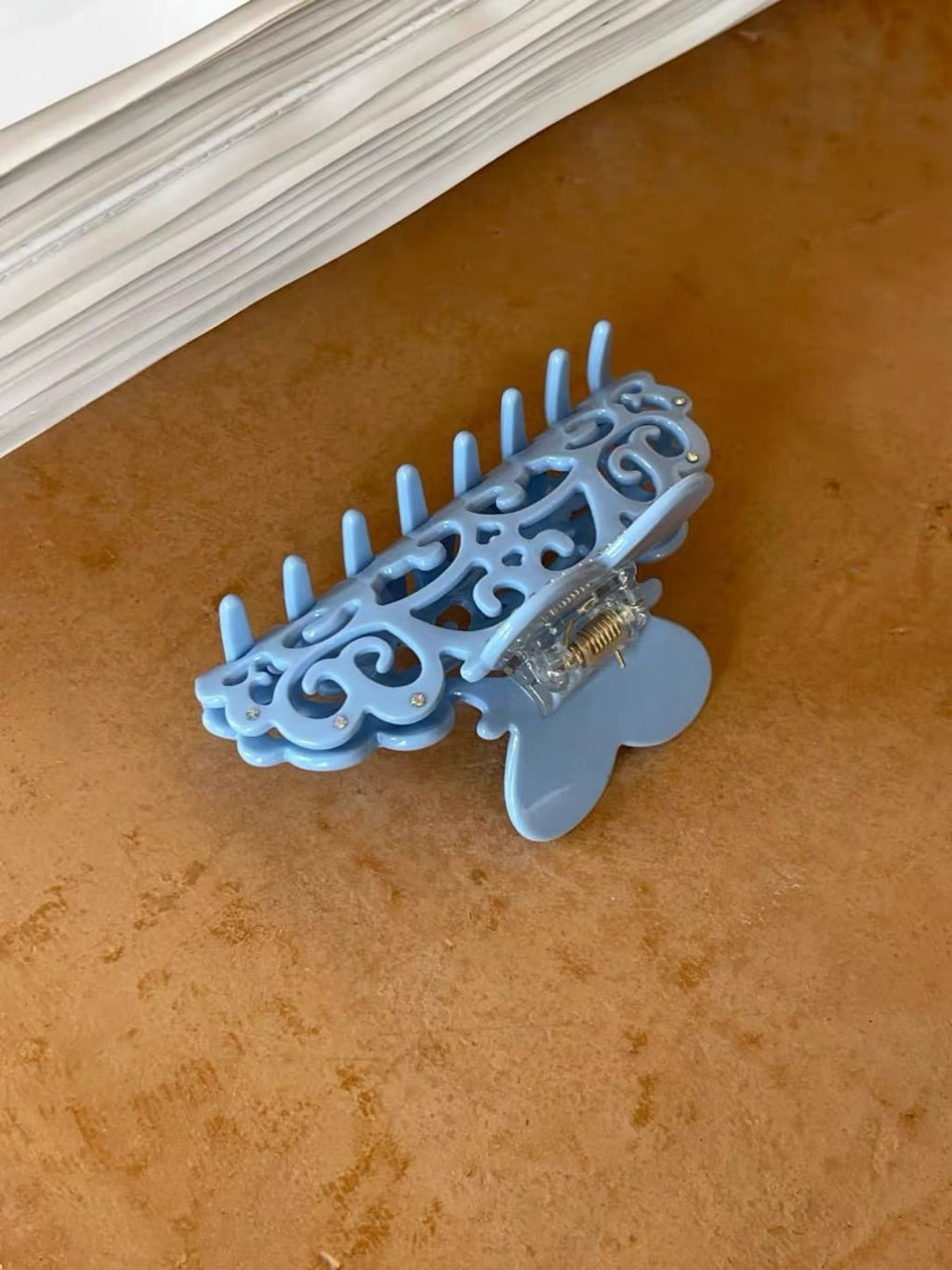 Hollow Cutout Acetate Hair Claw Clip – Sky Blue Rhinestone Heart Design