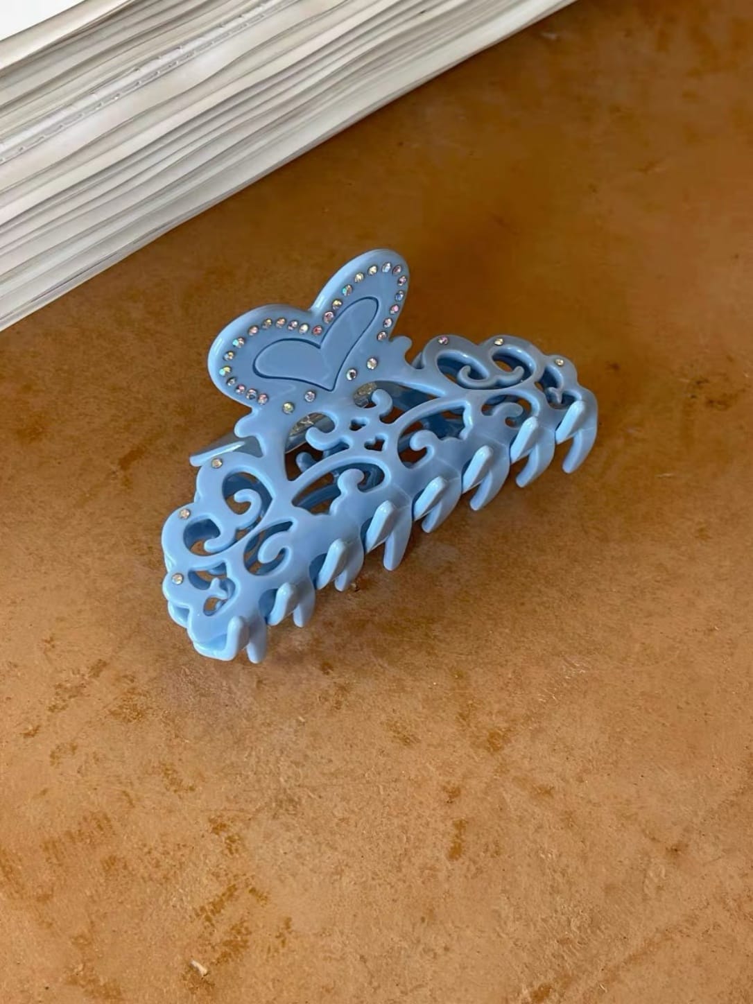 Hollow Cutout Acetate Hair Claw Clip – Sky Blue Rhinestone Heart Design