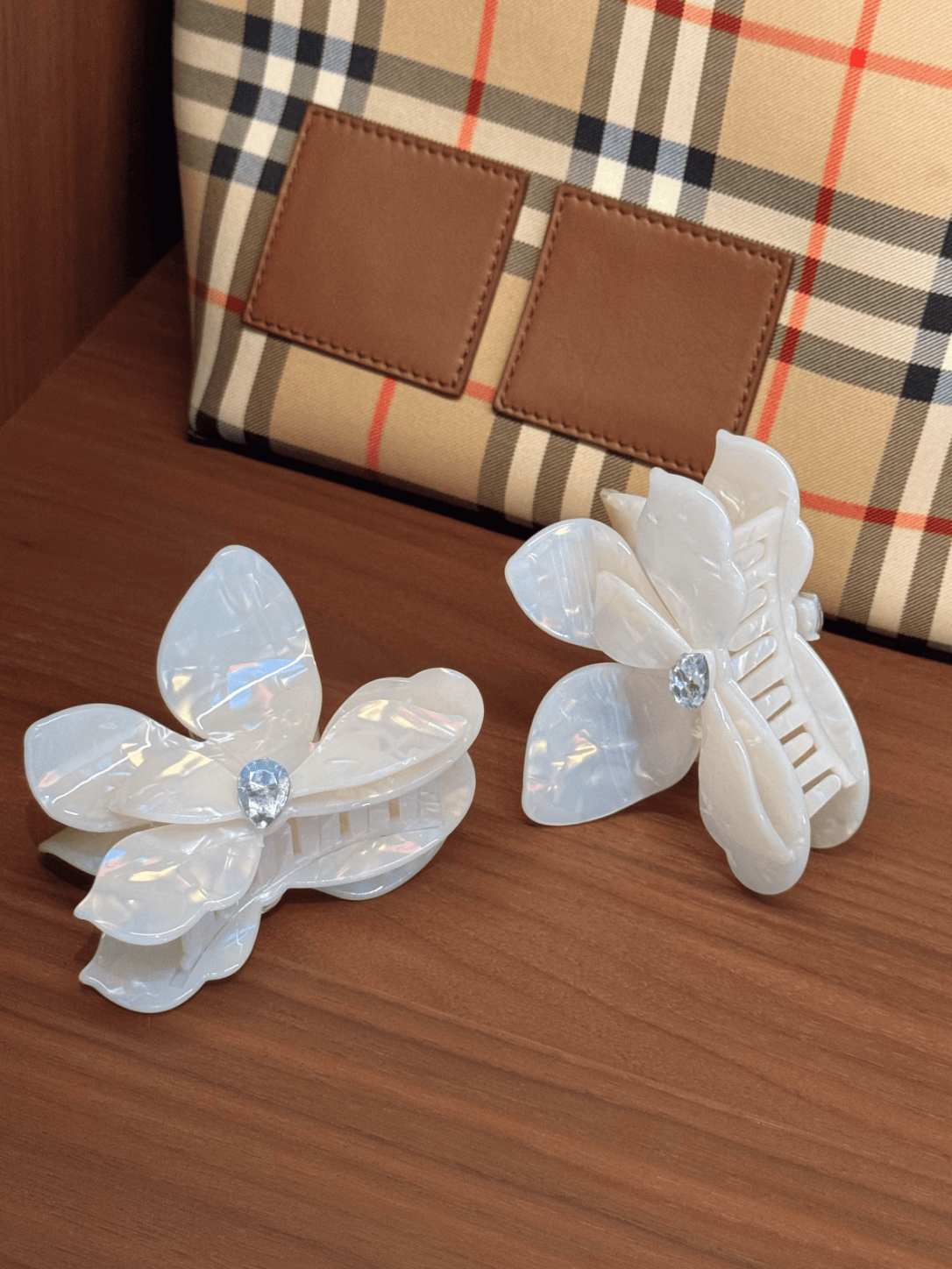 Iridescent Bougainvillea Hair Claw Clip – Acetate Floral Clip