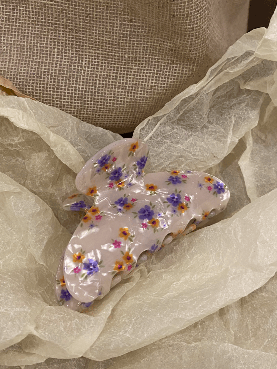 Iridescent Floral Acrylic Hair Claw Clip – Colorful Flower Hair Accessory