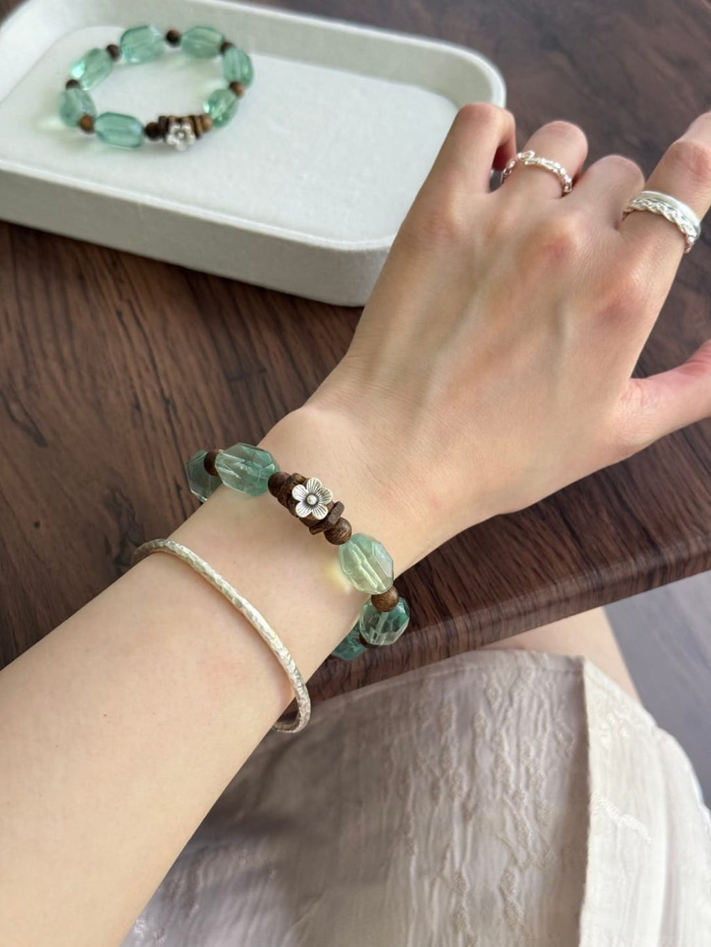 Natural Green Fluorite & Agarwood Beaded Bracelet | Modern Oriental Jewelry