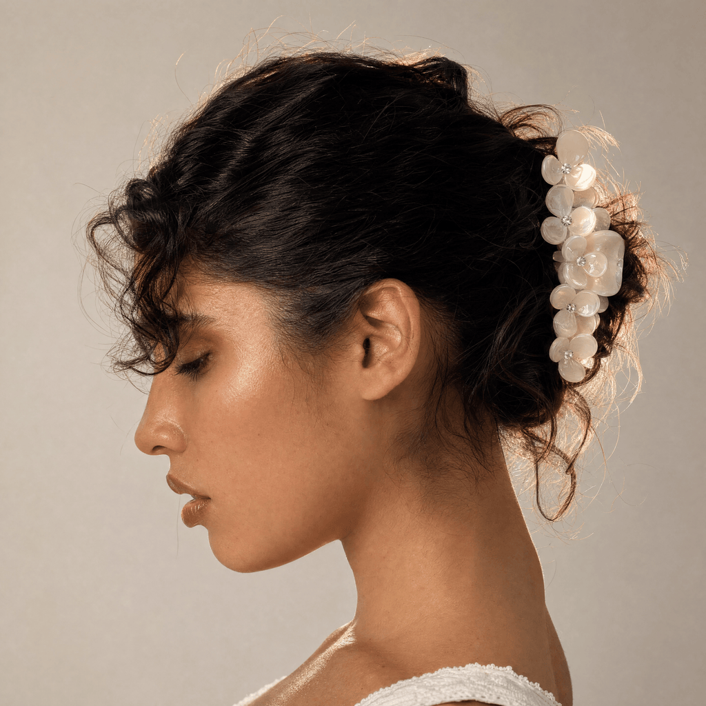 Oversized Acetate Flower Claw Clip for Thick Hair – Elegant Floral Hair Clip with Strong Hold