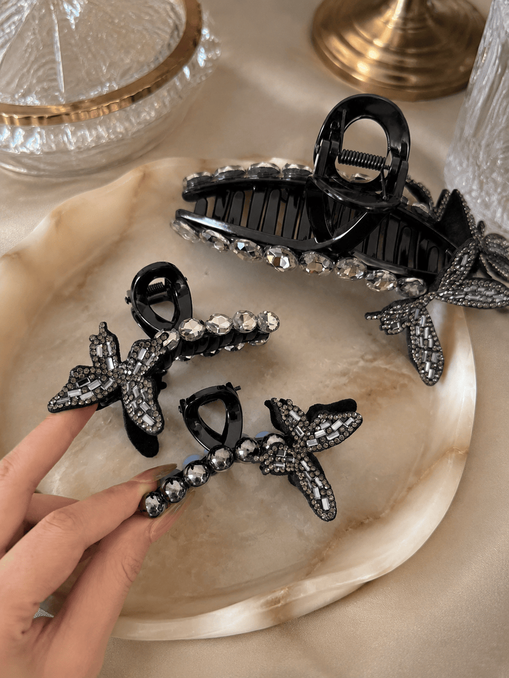 Oversized Crystal Butterfly Hair Claw Clip – Elegant Rhinestone Hair Accessory