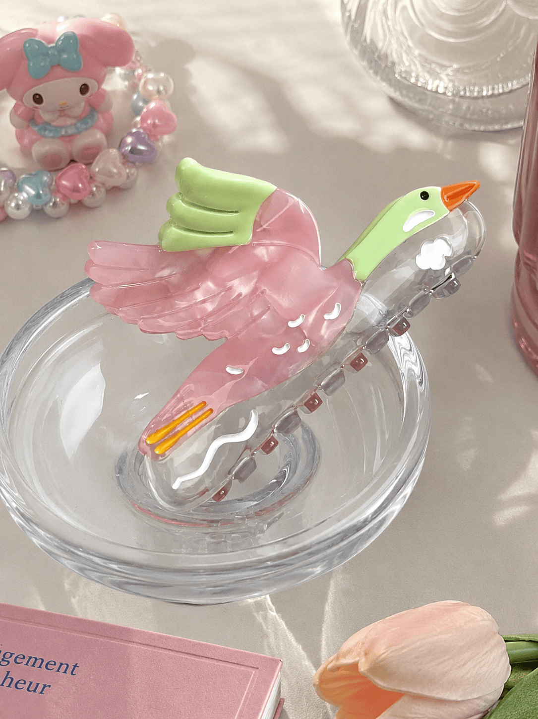 Pastel Pink Flying Goose Hair Clip – Cute Resin Bird Hair Claw for Women, Elegant Cartoon Style, Spring/Summer Accessory