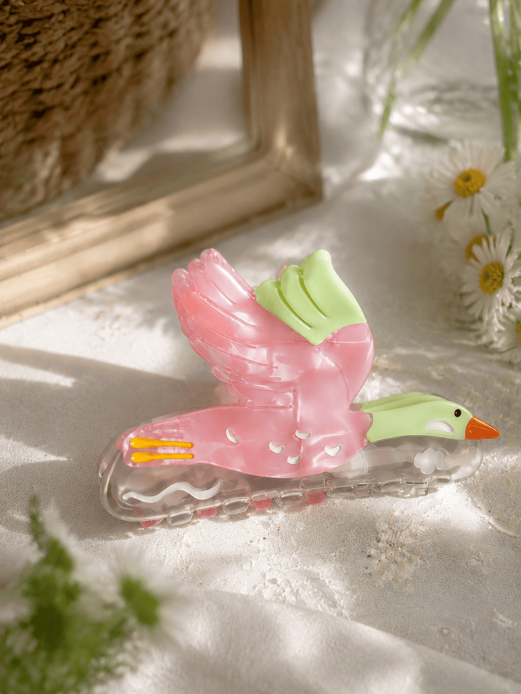 Pastel Pink Flying Goose Hair Clip – Cute Resin Bird Hair Claw for Women, Elegant Cartoon Style, Spring/Summer Accessory