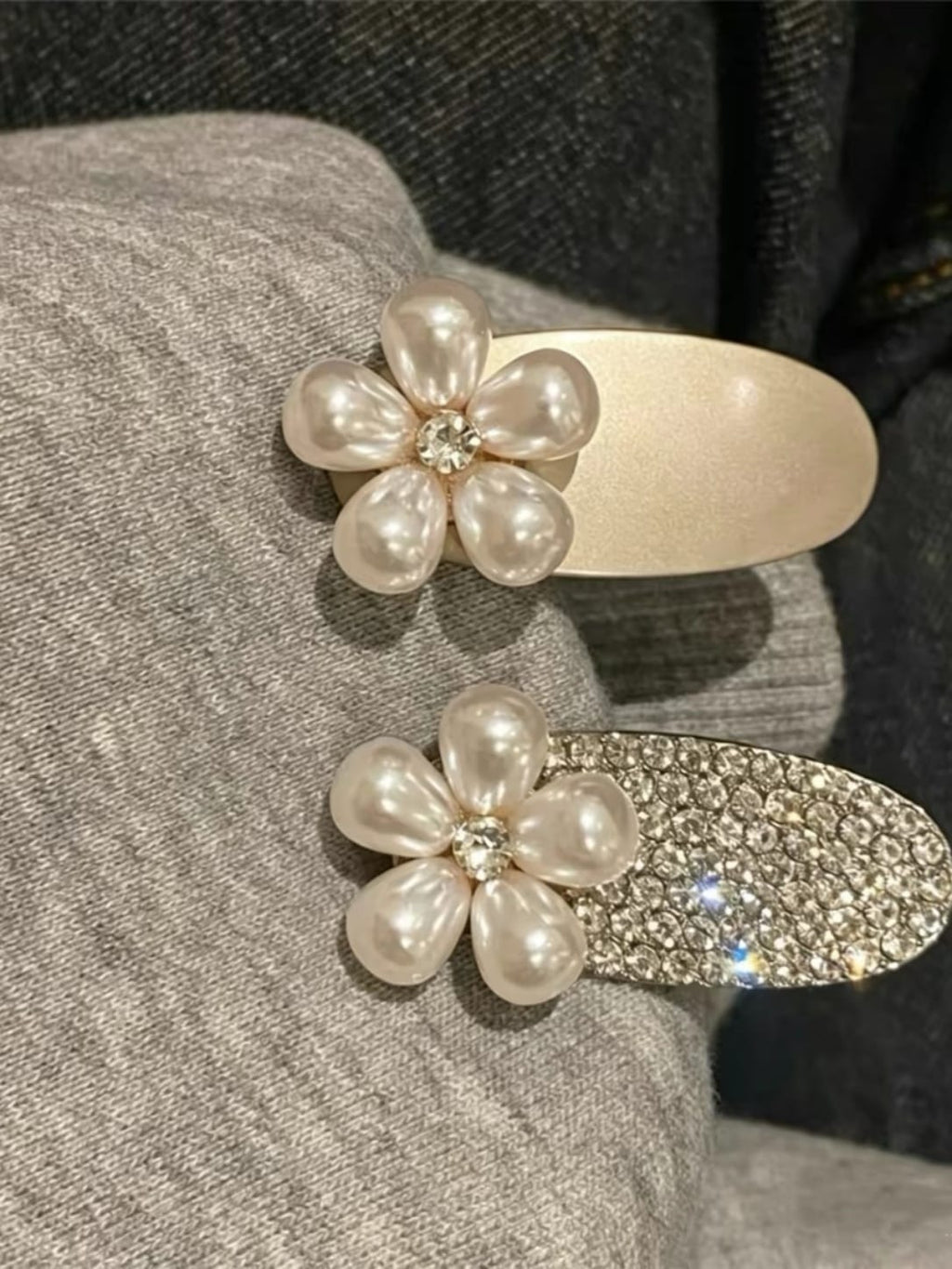 Pearl Flower Rhinestone Alligator Hair Clips – 2-Piece Hair Clip Set