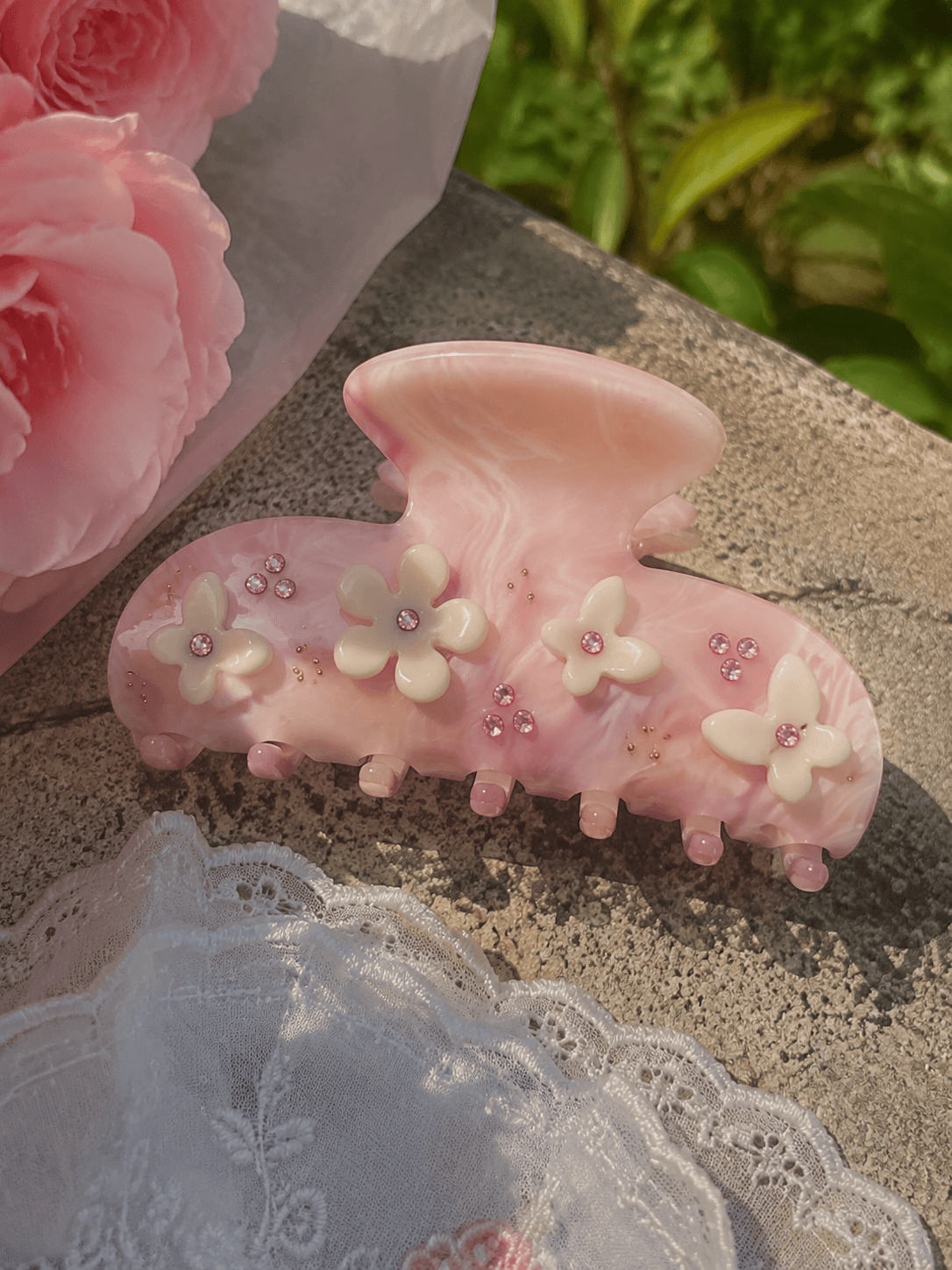 Pink 3D Flower Rhinestone Hair Claw Clip – Elegant Medium Acrylic Hair Accessory