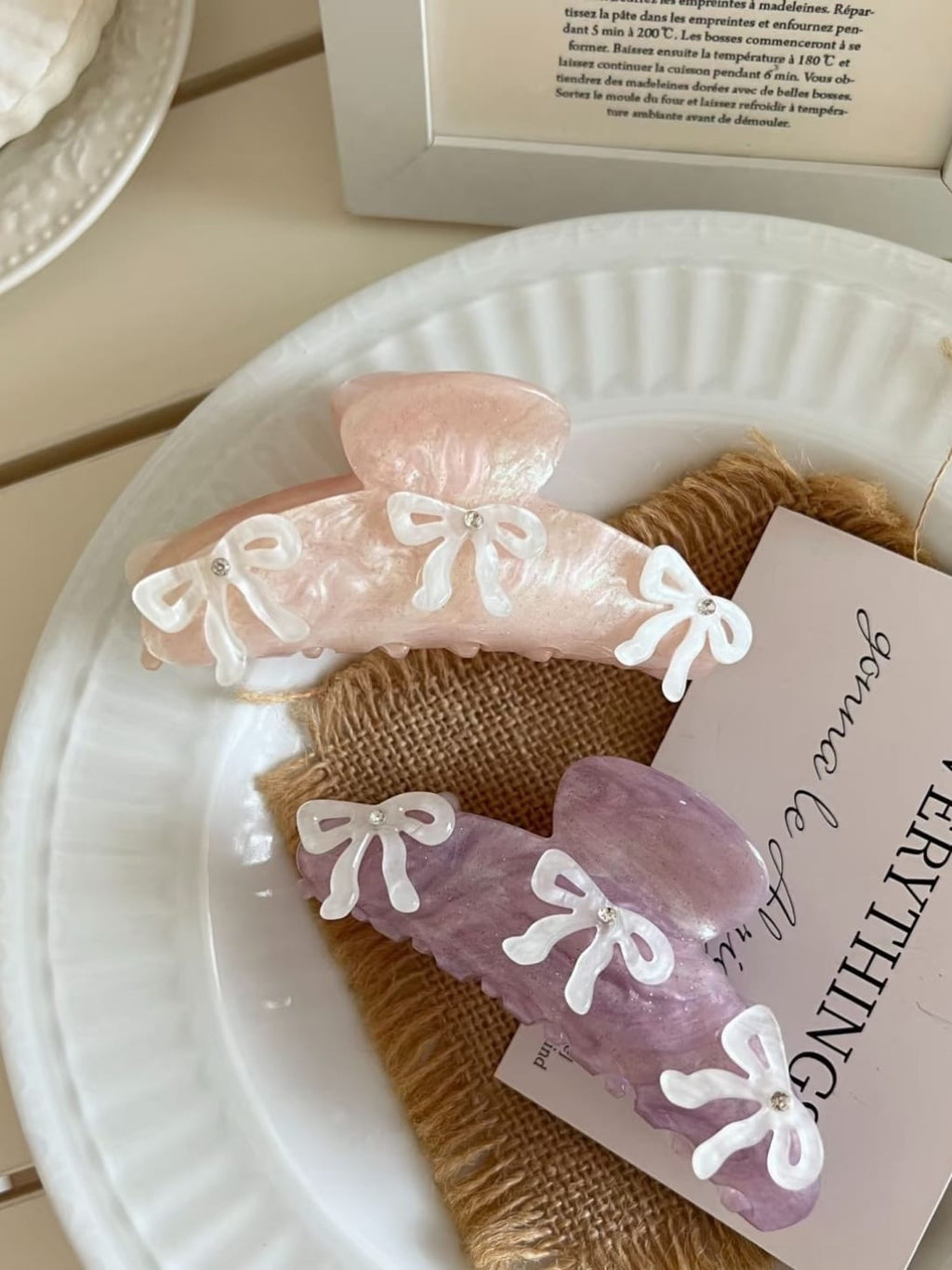 Rhinestone Bow Hair Claw Clip – Elegant Acrylic Hair Accessory