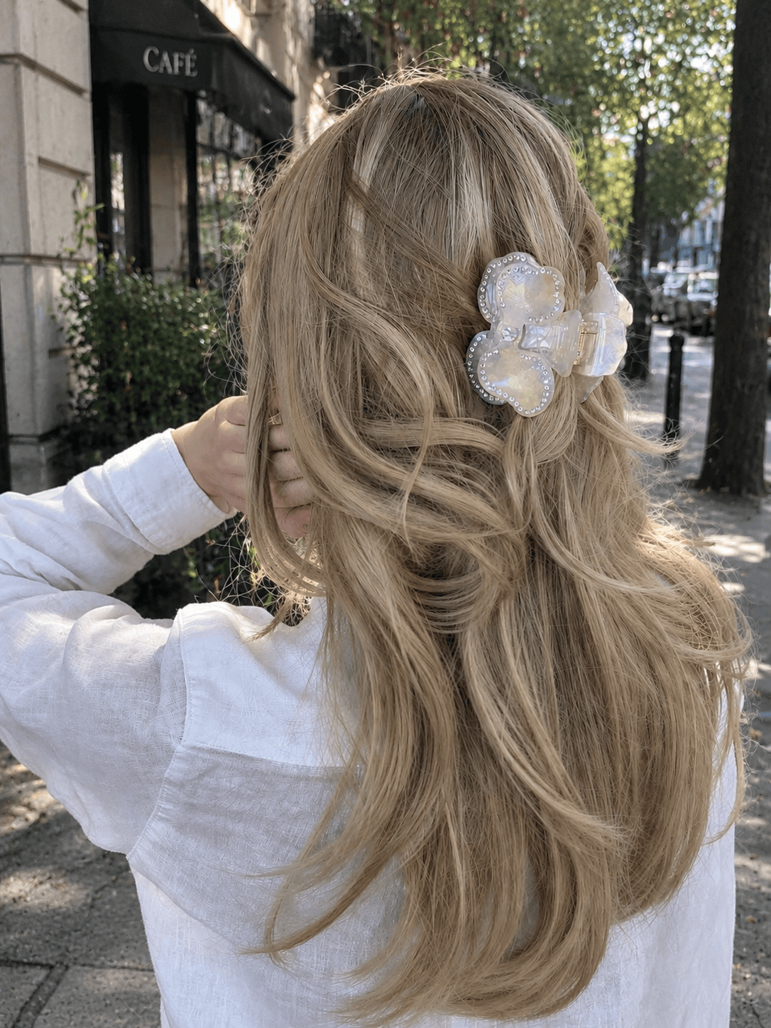 Rhinestone Flower Hair Claw Clip – Elegant Acetate Floral Hair Accessory