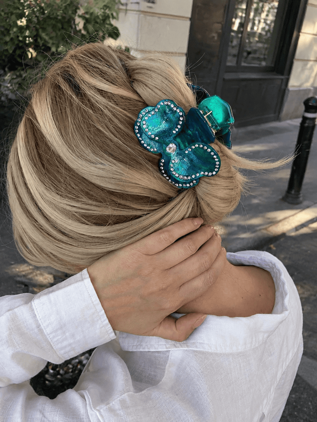 Rhinestone Flower Hair Claw Clip – Elegant Acetate Floral Hair Accessory
