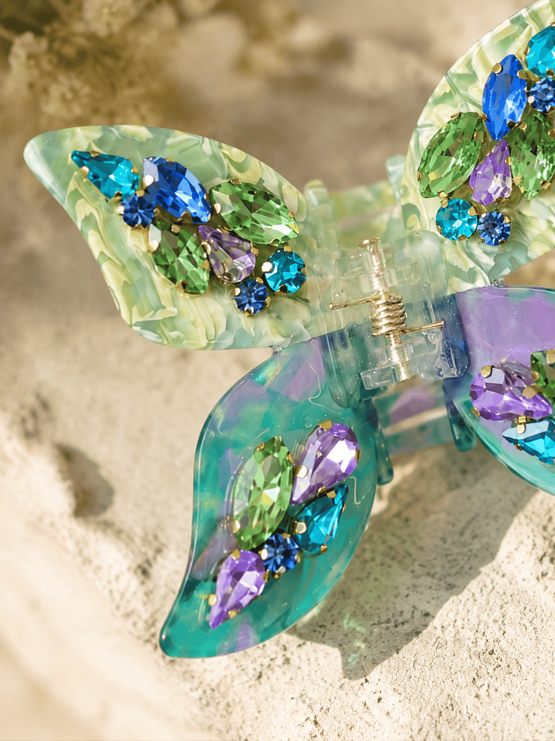 Sparkling Butterfly Hair Claw Clip – Iridescent Crystal Acrylic Hair Accessory for Elegant Everyday Styling